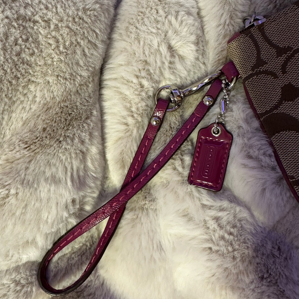 coach wristlet wallet!! - Picture 3 of 3